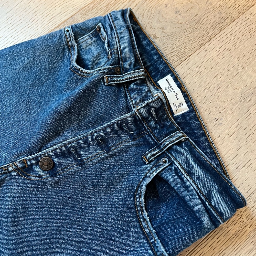 Abercrombie & Fitch “The Mom” High Rise Straight Leg Jean Curve Love Size 25 - Picture 7 of 7